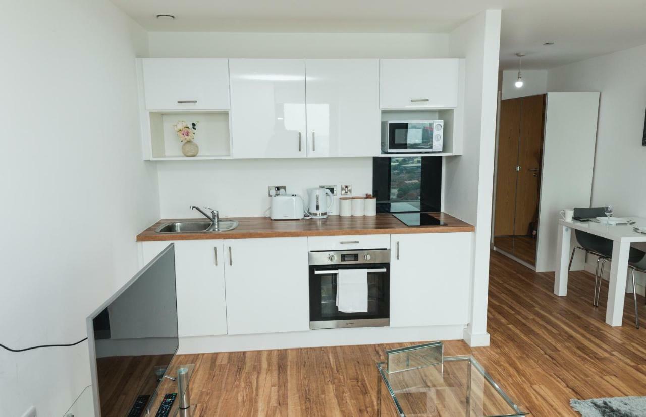 Appartement Free Street Parking Subject To Availability *