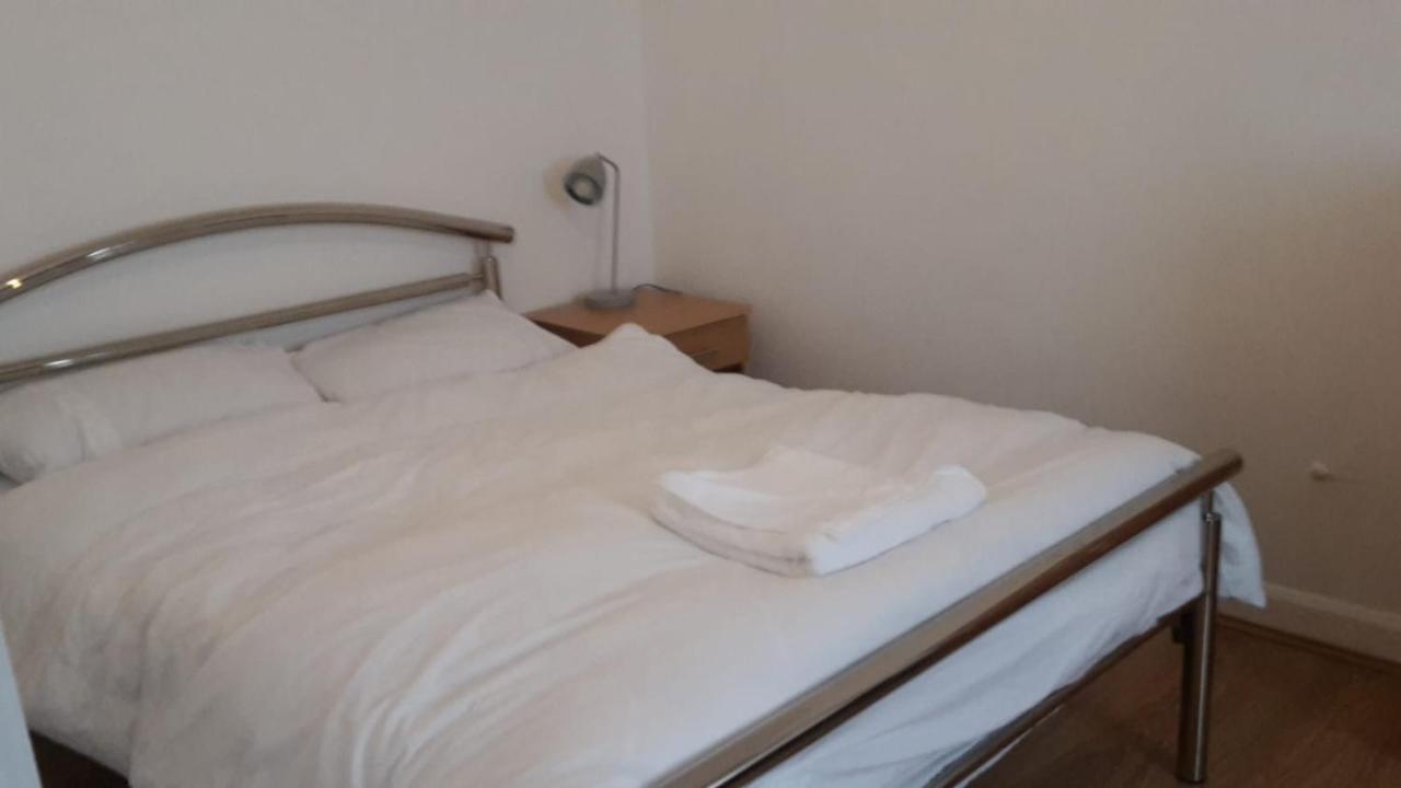 Wadesmill House Guest house