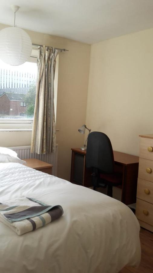 Wadesmill House * Manchester