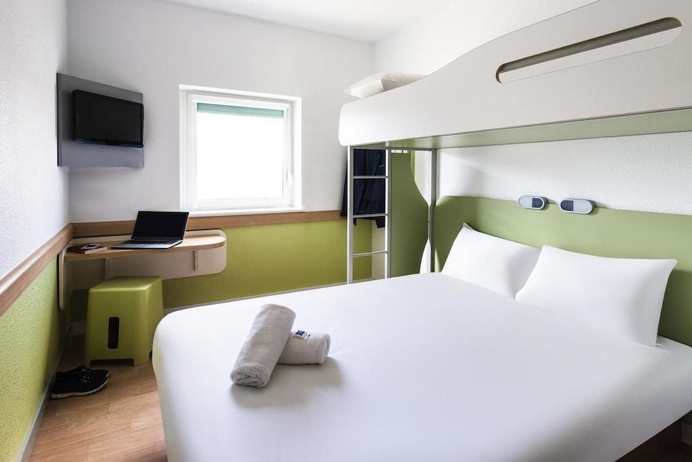 Ibis Budget Salford Quays Hotel 2*
